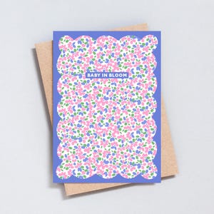 Bebé en Flor, Tarjeta para Baby Shower, Tarjeta de Embarazo, Hola Bebé, Tarjeta de Felicitación Unisex para Recién Nacido, Estampado Floral - Tamaño A6 o 5x7 - GC513