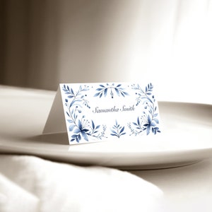 Cartões de lugar de casamento florais em aquarela azul, nome de festa de jantar, configuração de lugar, cartões de mesa, 30º aniversário, cartões de mesa, cartão martelado
