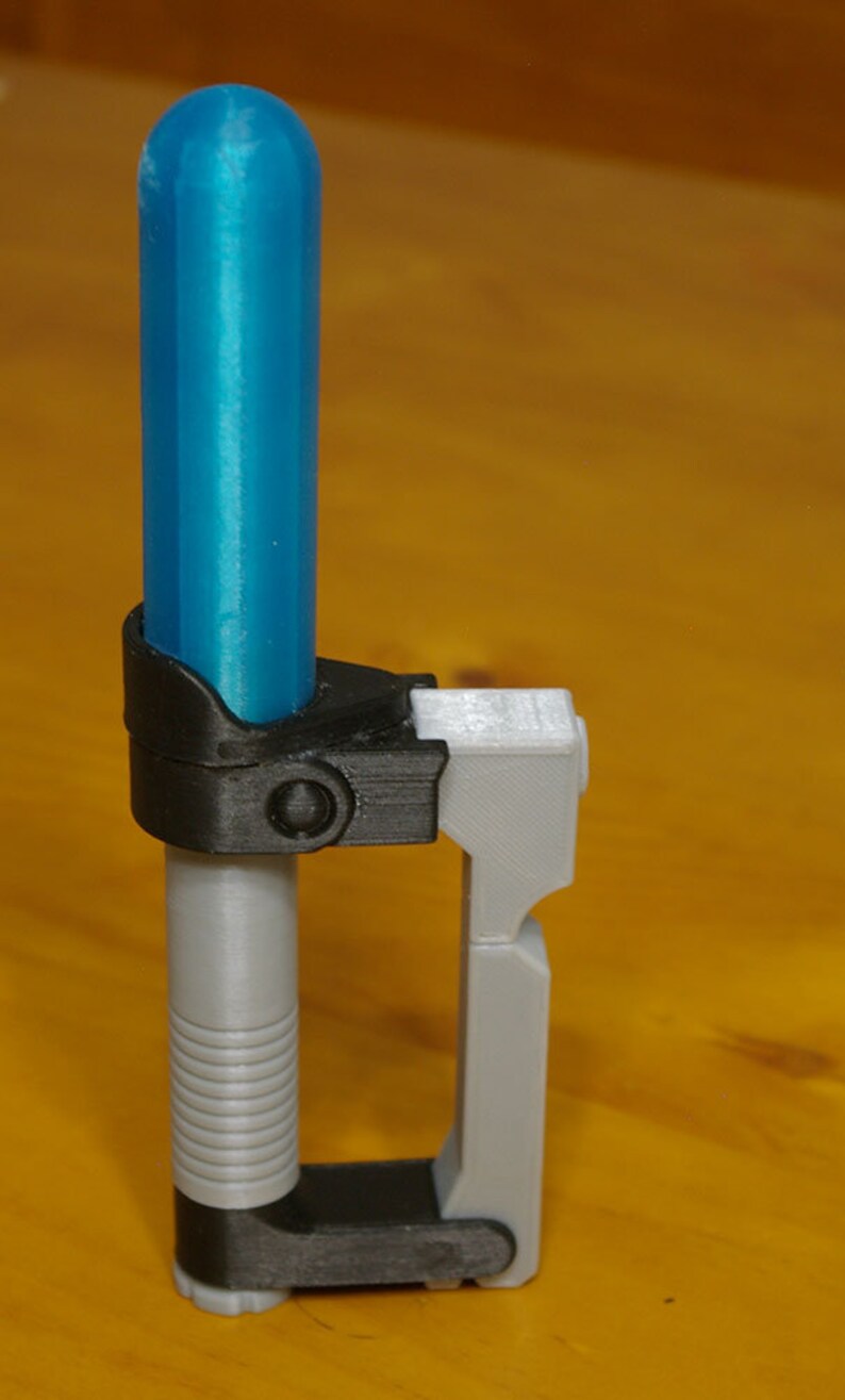 Ezra Bridger's lightsaber rattle image 3