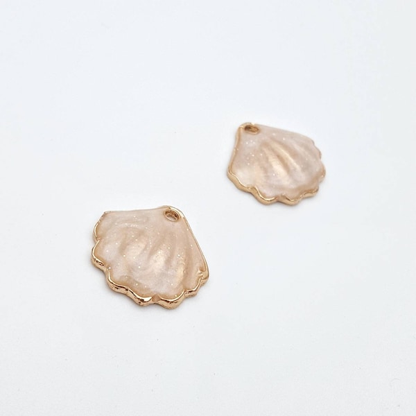 Clamshell Earring Charms, Pearlescent White Clamshell Pendants, Charms for Earrings Making or Necklace Making, Enamel Clamshell, 4 Pieces.