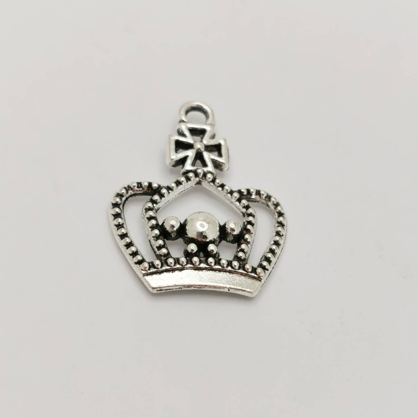 6 Crown charms antique bronze tone BC105