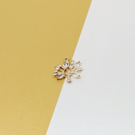 Crystal Tree Pendant in 14k Gold Claw Bezel, AAA Quality Gemstone Charm for Jewellery
