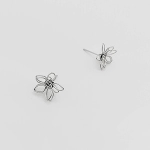 White Gold Wire Rose Head Studs, Wire Flower Earrings, Earring Studs, Earrings Post Pendant, Curled Wire Studs, 4 Pieces.