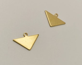 Raw Brass Triangle Charms, Minimalist Arrow Shape Pendants, 20 Pieces