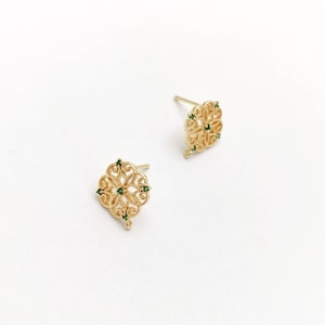 Floral Earring Post Studs, 18k Gold Plated, with Emerald Gemstone, Fine Filigree, 925 Silver Post, for Earring Making,2 Pieces