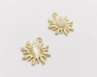 Gold Römer Sonnen Charm mit Katzenauge Feuerglas (2 Stück)