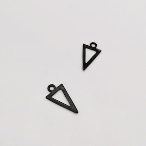 4 Black Triangle Charms, Matt Geometric Minimalist Jewellery Making Supplies, Modern Boho Pendant, DIY Necklace Bracelet Earring Components
