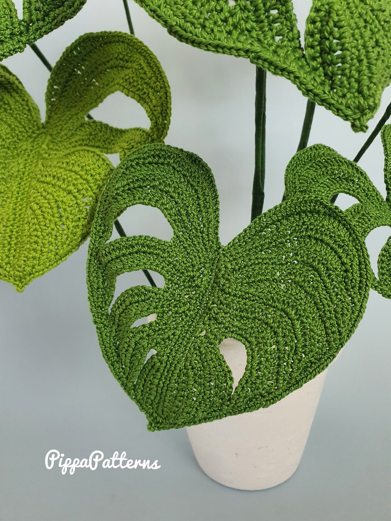 Crochet Monstera/Swiss Cheese Plant Pattern photo tutorial Crochet Plant Pattern for Décor, Bouquets and Arrangements image 7