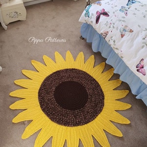 Crochet Sunflower Rug pattern photo tutorial Sunflower Rug crochet tutorial image 3