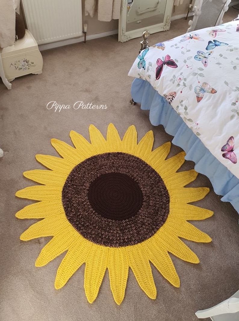 Crochet Sunflower Rug pattern photo tutorial Sunflower Rug crochet tutorial image 3