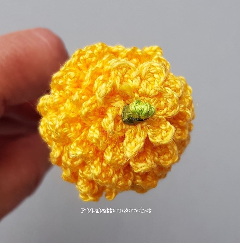 Crochet Marigold Flower Pattern photo tutorial crochet Etsy