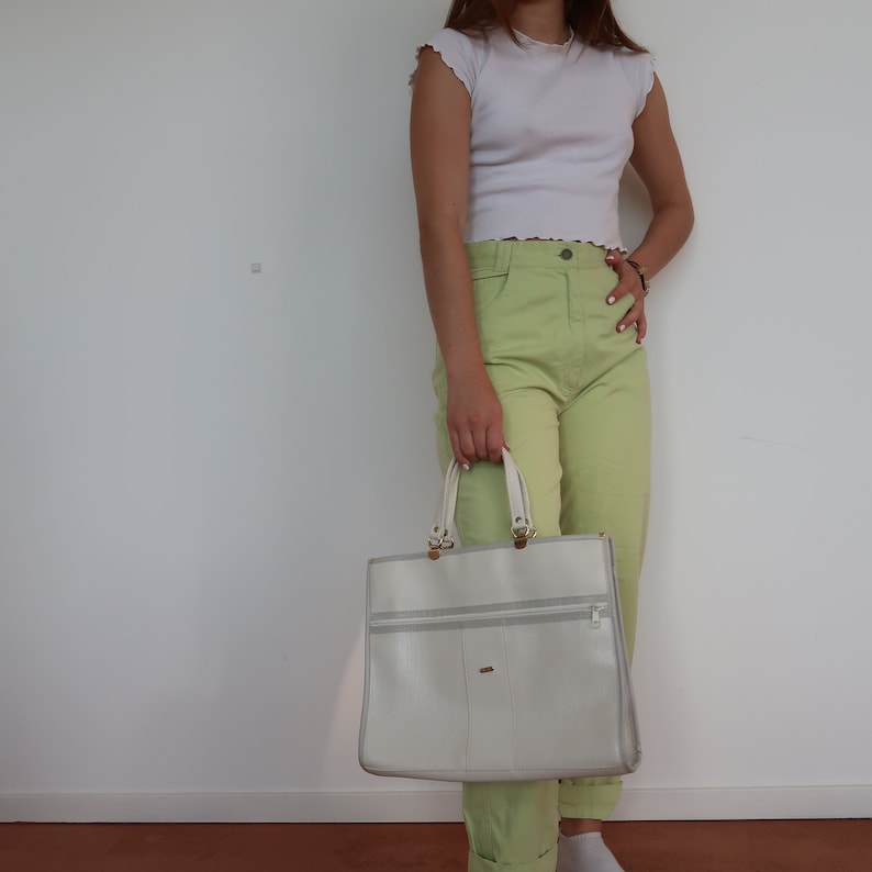 White leather briefcase bag 90s handbag case retro vintage cute bag buckle handle FINLAND details medium bag 90s 00s kawaii streetstyle