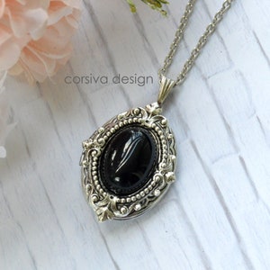 Oval Locket Victorian Filigree Black Jewel Glass Cabochon Antique Silver Lockets Pendant Necklace Photo Locket Gift for Her