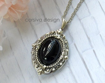 Oval Locket Victorian Filigree Black Jewel Glass Cabochon Antique Silver Lockets Pendant Necklace Photo Locket Gift for Her