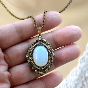 Oval Locket Antique Brass Victorian Filigree Moon Stone Jewel Glass Cabochon Lockets Pendant Necklace Photo Locket Gift for Her
