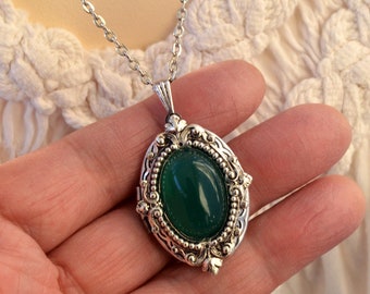 Jade Glass Oval Locket Victorian Filigree Glass Jewel Cabochon Lockets Pendant Necklace Photo Locket Gift for Her