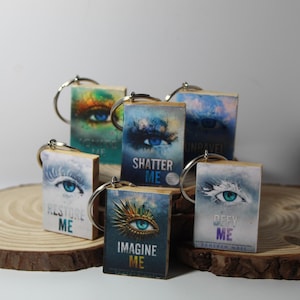 Shatter me tahereh mafi book keychain