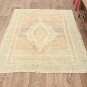 Alfombra de 4x6, alfombra Oushak de 4x6, alfombra vintage de 4x6, alfombra turca de 4x6, alfombra de dormitorio, alfombra anatolia, alfombra descolorida, alfombra suave y pálida, alfombra vintage decorativa, alfombra para sala de estar, A-1756