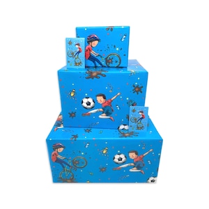 Carta da regalo per ragazzi - Biciclette da calcio blu - 2, 4 o 6 fogli ed etichette - Fogli piegati 70 cm x 50 cm - Confezione regalo di buon compleanno per bambini