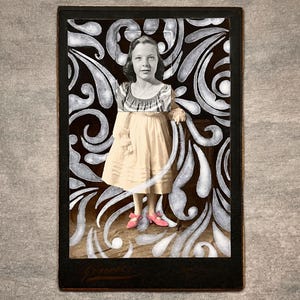 Tarjeta de gabinete alterada Bailando en los zapatos de la abuela • Collage de fotos alteradas • Mini técnica mixta • Fotografía victoriana alterada • Arte fotográfico antiguo
