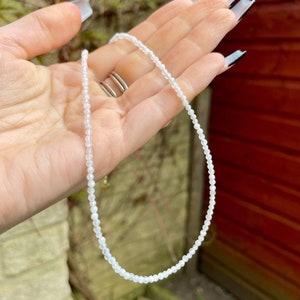 Collar de gargantilla de piedra lunar cristal minimalista curativo piedra natural imagen 3