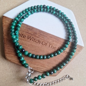 Malachite Choker Necklace: Minimalist Crystal Healing Jewellery, Adjustable