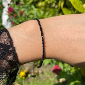 Schwarzer Turmalin verstellbar Armband Minimalist Naturstein Kristall Heilstein Schutzstein