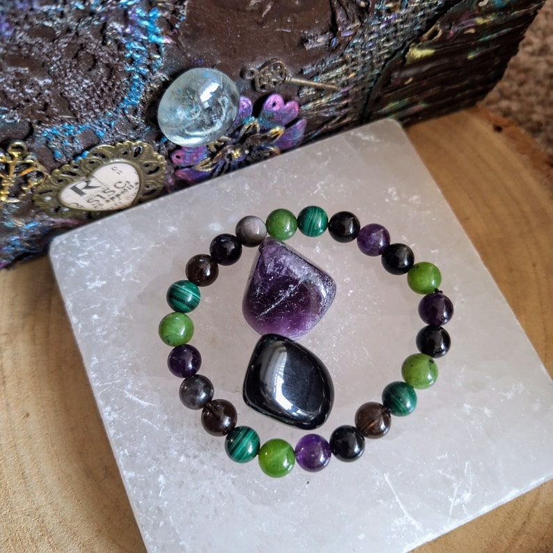 Weisses Armband Hexe Curse Breaking Kristall aus Amethyst, Jade, Malachit, Rauchquarz & Obsidian, sowie Amethyst und Apachen Tumbles Bild 3