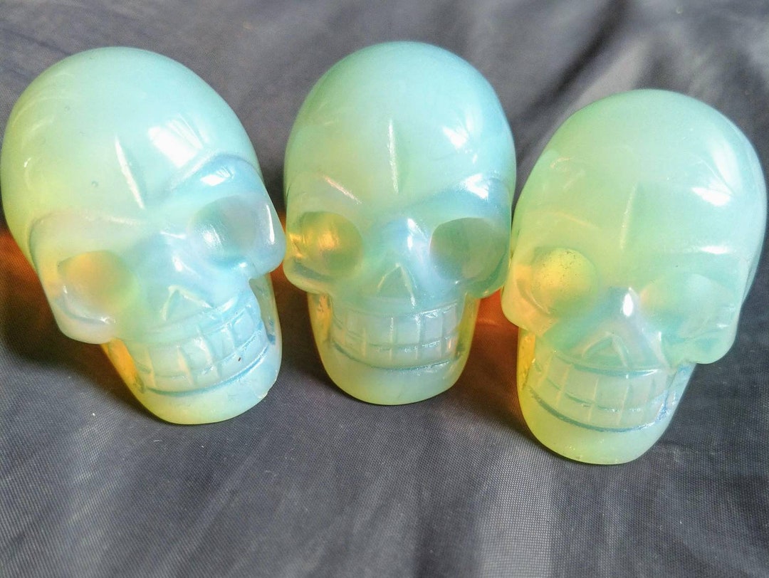 5PCS Natural Fluorite Hand Carved Mini Skull Quartz Crystal Gem Skull