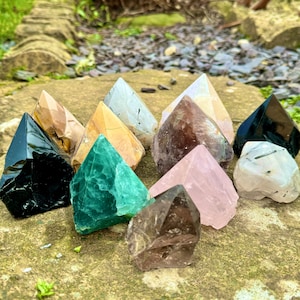 Imperfect Crystals, Cheap Damaged Half Polished Towers, Natural Stones, Sea Green Fluorite, Smoky Quartz, Sheen Obsidian, Clear Quartz zdjęcie 1