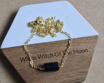 Halsband med svart obsidian: Minimalistiska skyddssmycken