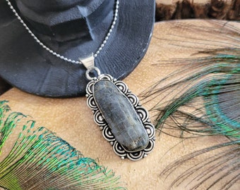 Raw kyanite necklace pendant 925 silver Crystal healing natural stone witchy jewelry blue gemstone jewelry