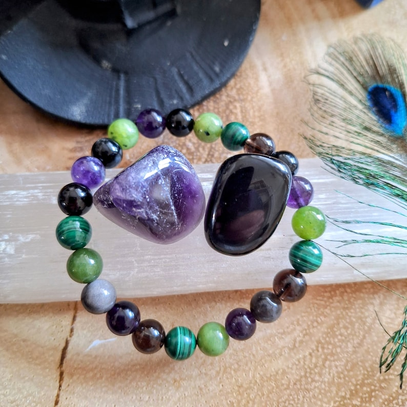 Weisses Armband Hexe Curse Breaking Kristall aus Amethyst, Jade, Malachit, Rauchquarz & Obsidian, sowie Amethyst und Apachen Tumbles Bild 1