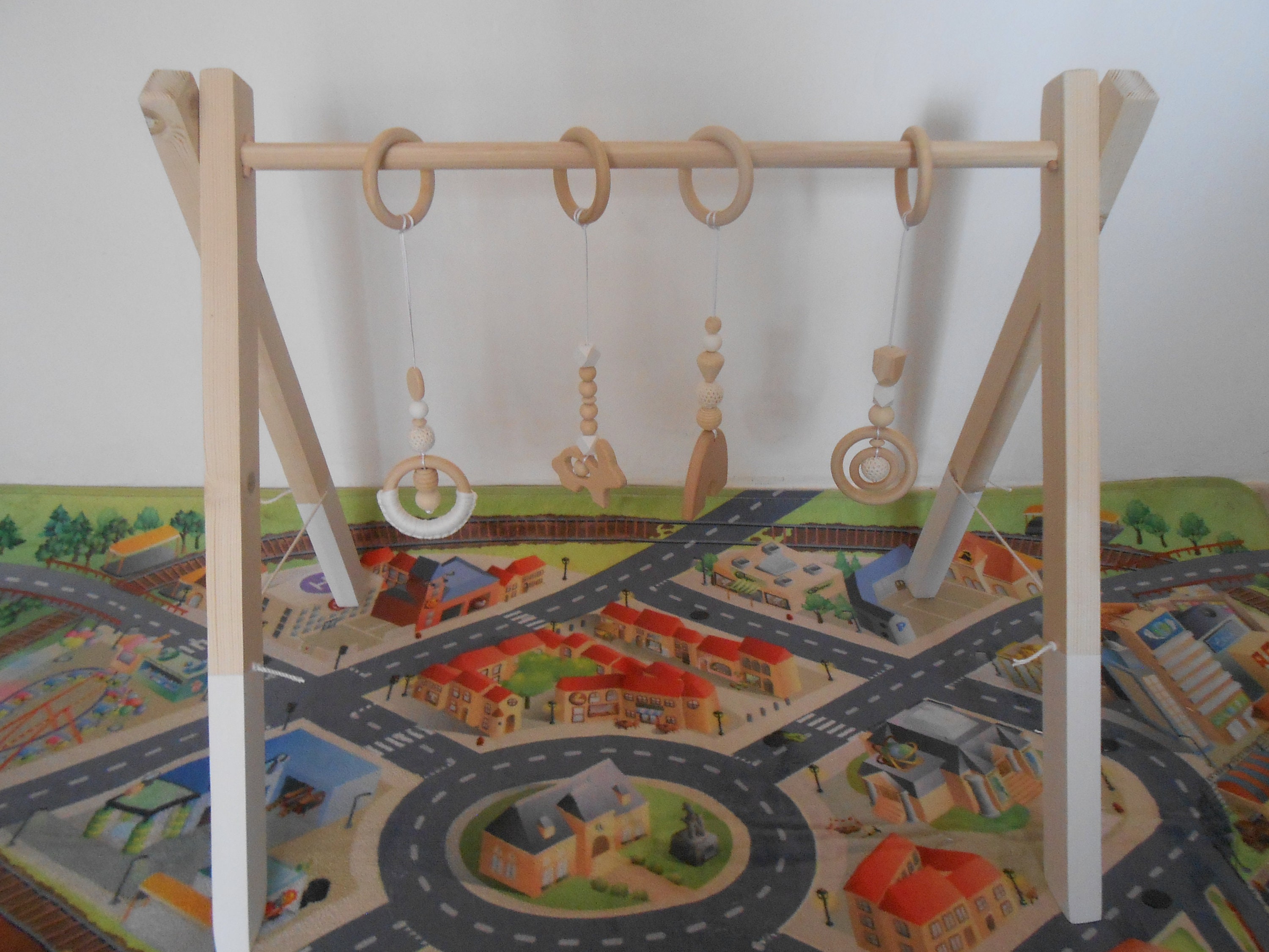 Arche / Portique d'éveil bébé en bois montessori 👶 4 suspensions à  personnaliser - Fait main avec ♥︎ | Beebs