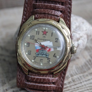 Vintage Military men&#39;s watch, Original army Wrist Watches Wostok Komandirskie, working order, Manual winding, tank watch face