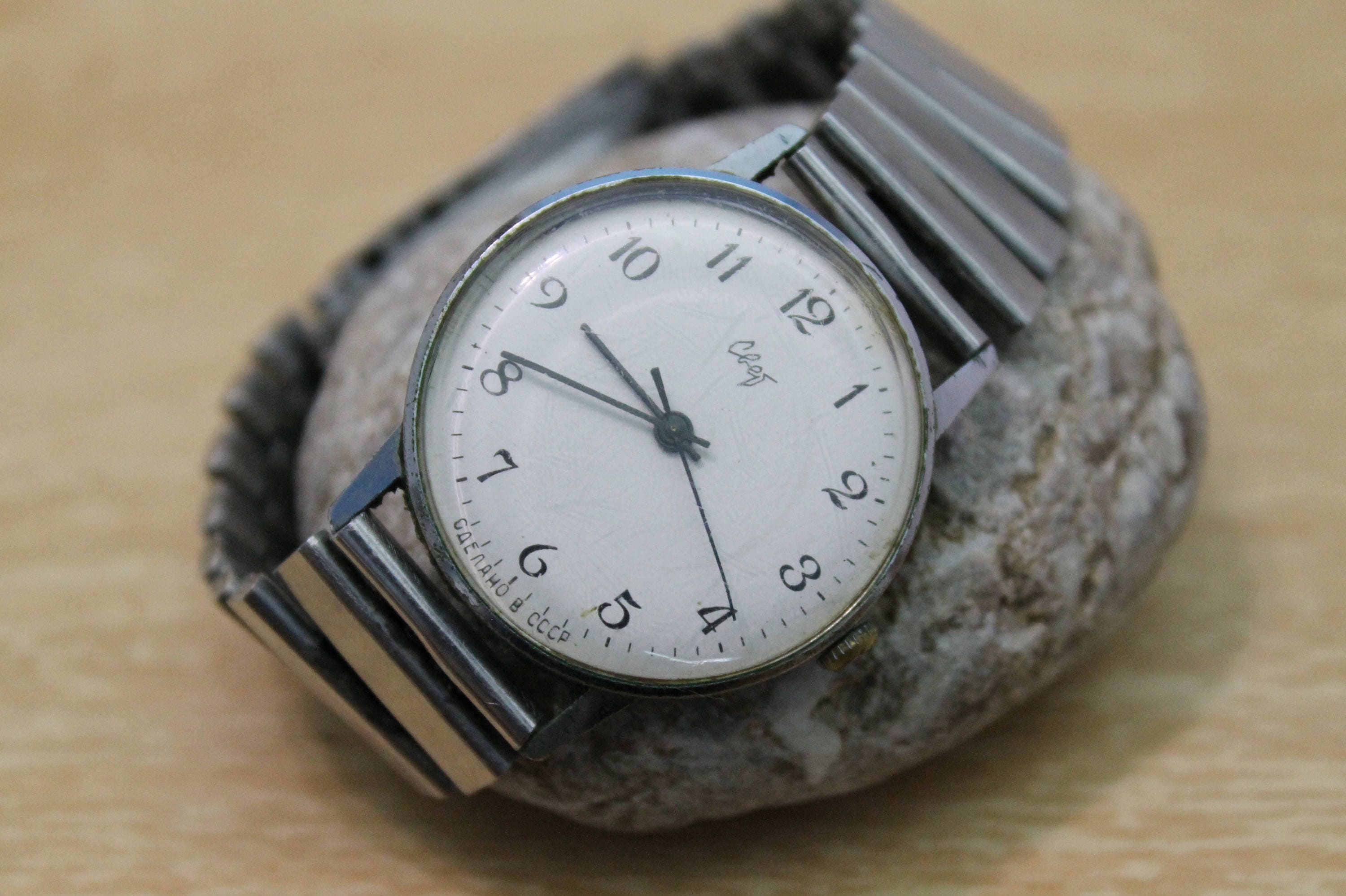 montre pour homme vintage, montre-bracelet soviétique Svet, montre rétro, vieilles montres-bracelets mécaniques, montre authentique, cadeau pour montr
