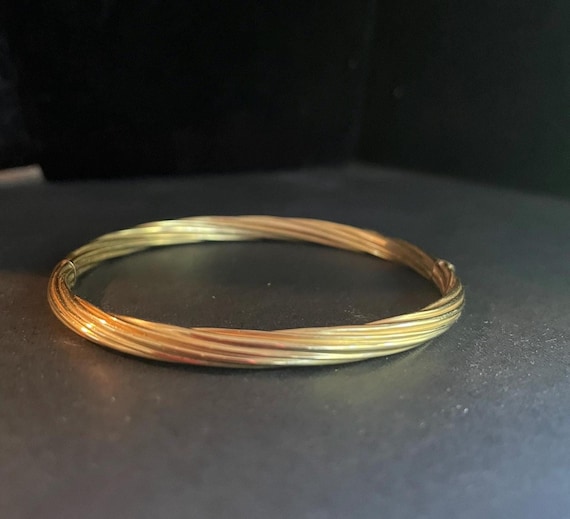 14Kt Gold 7.8 gtw Bangle Bracelet: Statement Jewe… - image 1