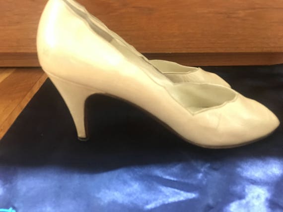 Vintage Bruno Magli pumps - image 3