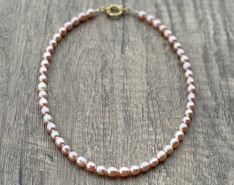 Pink Freshwater Pearl Necklace, Harry Styles Necklace, Eliou, Pearl Neclace, Pink Pearl Necklace, Real Pearl Necklace, Pearl Choker