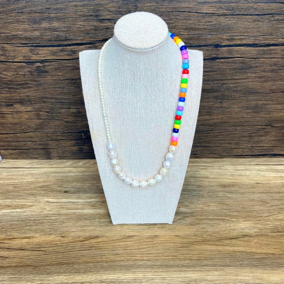 Eliou Necklace, Rainbow Pearl Necklace, Billie Eliou, FWP
