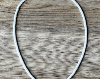 White Surfer Necklace, White Heishi Necklace, Heishi Necklace, Beach Necklace, White Puka Shell, Classic Surfer Necklace, Summer Necklace