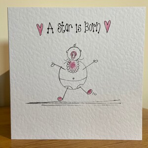 Tarjeta de niña rosa dibujada a mano. Dibujado individualmente con lápiz y tinta. Se puede personalizar.