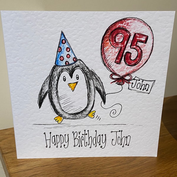 Mignon pingouin dessiné à la main avec une carte de 95e anniversaire en ballon. Peut être personnalisé