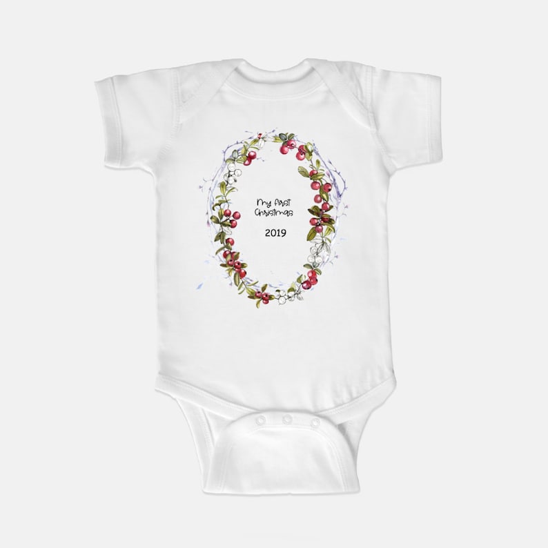 2 Pc Baby Baby/'s Mini Layette Set Baby Bodysuit Baby/'s First 1st Christmas Cranberry Wreath Personalized gift Designer Sherpa Blanket