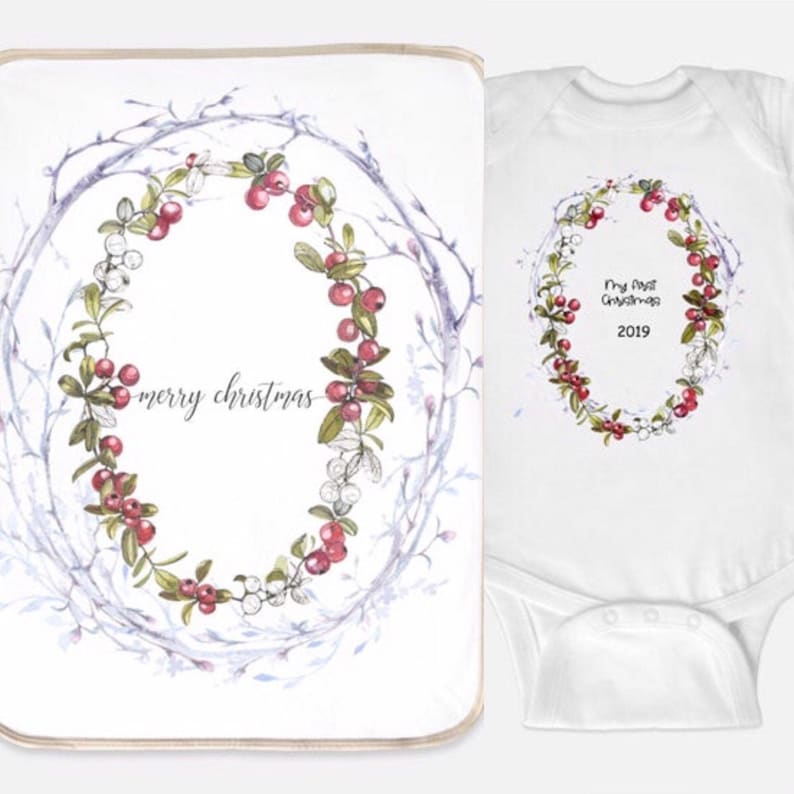 2 Pc Baby Baby/'s Mini Layette Set Baby Bodysuit Baby/'s First 1st Christmas Cranberry Wreath Personalized gift Designer Sherpa Blanket