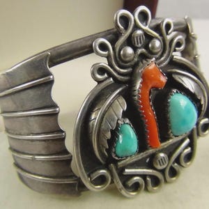 HEAVY 46g 6-3 / 8 &quot;Native signierte Sterling Türkis Koralle Armreif Navajo