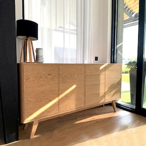 Handgefertigtes Sideboard aus Eiche, Naturholz Anrichte, Wohnzimmer Aufbewahrung, Buffet