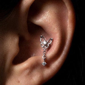 Butterfly Helix Stud Earring, Butterfly Conch Earring, Cartilage Stud, Dainty Butterfly Ear Jewelry, Minimalist Piercing Gift