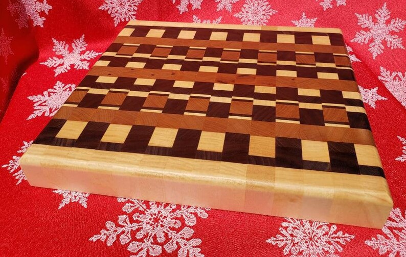 End grain cutting board