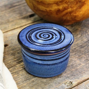 Salt jar – Pottery flat lid spice jar, 225 ml ceramic jar, Salt pig, Salt cellar, Pottery crock, Ceramic, Stoneware, Handmade, Wheel thrown